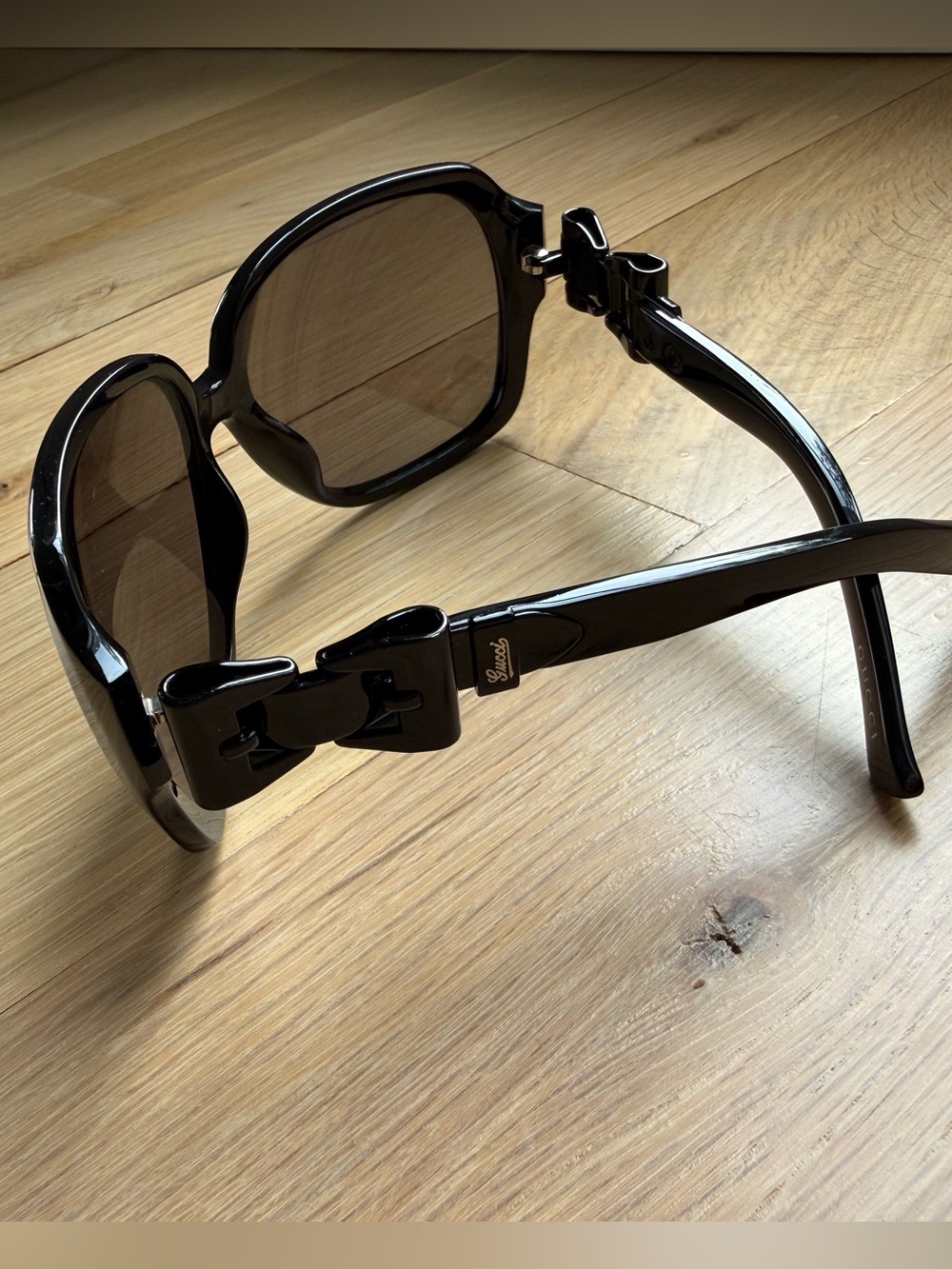 GUCCI Buckle Sunglasses GG3006/S in Pristine Black - Picture 3 of 9